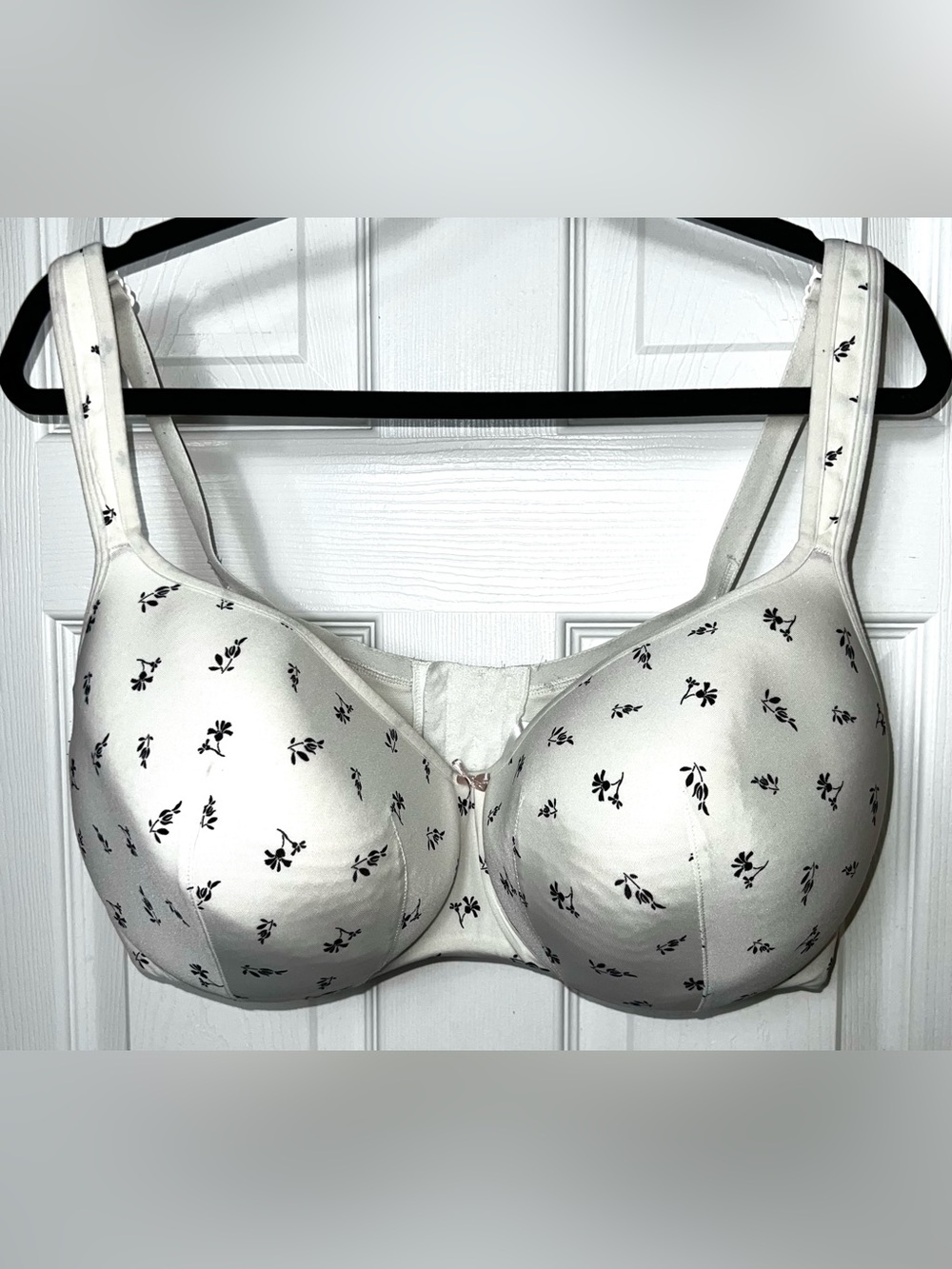 Cacique Plunge Bra T Shirt Bra Underwire Lightly Lined Ivory White 44DDD